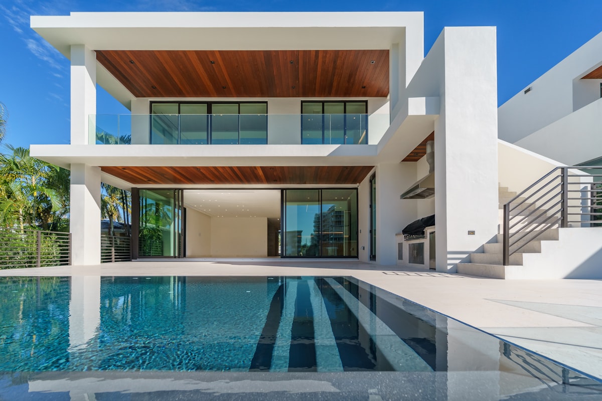 Modern infinity-edge residential pool maintained by Allure Pools Las Vegas valley